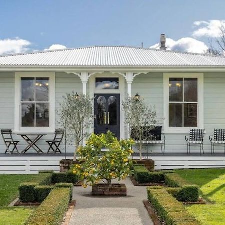 Historic Charm In Greytown - Cosy Kowhai Cottage Bagian luar foto
