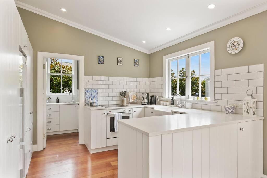 Historic Charm In Greytown - Cosy Kowhai Cottage Bagian luar foto