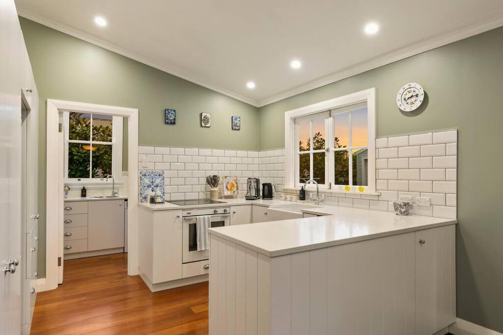 Historic Charm In Greytown - Cosy Kowhai Cottage Bagian luar foto