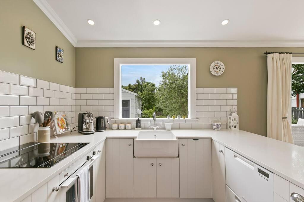 Historic Charm In Greytown - Cosy Kowhai Cottage Bagian luar foto