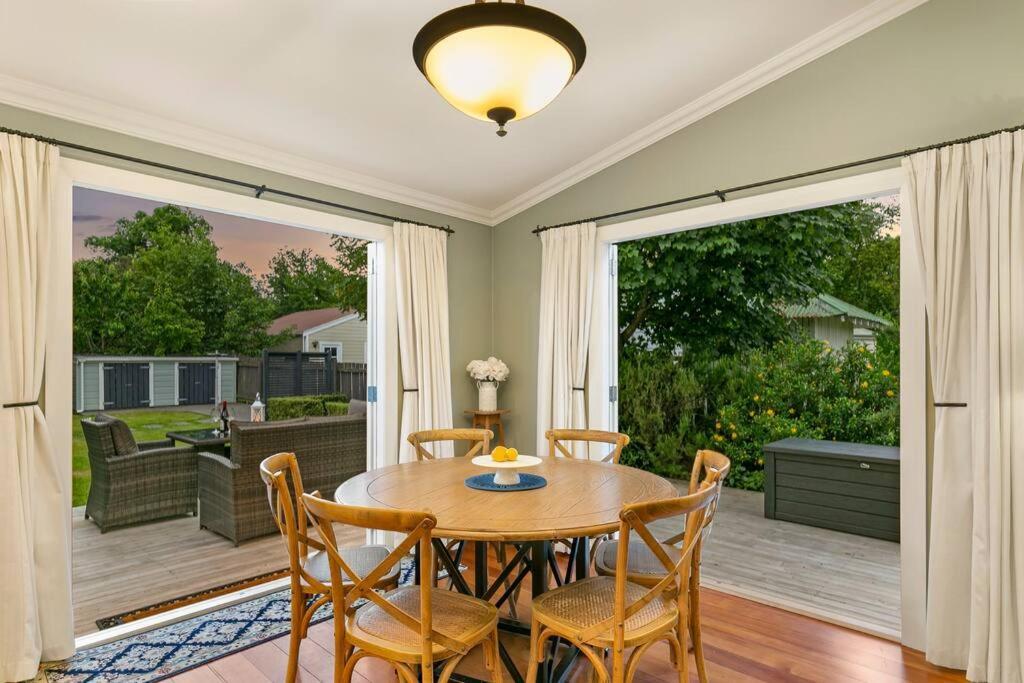 Historic Charm In Greytown - Cosy Kowhai Cottage Bagian luar foto