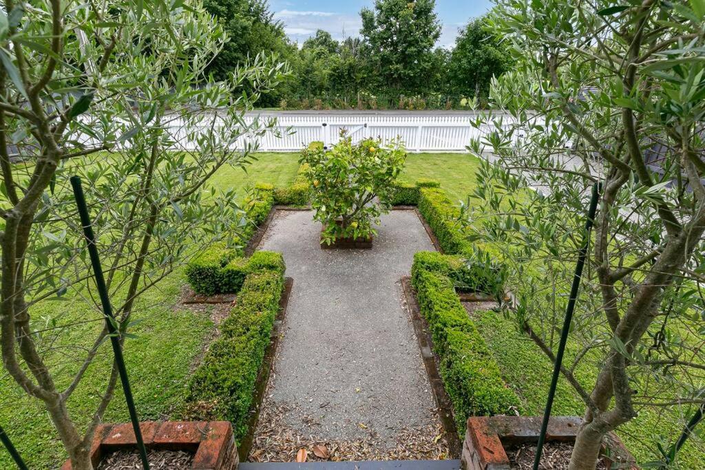 Historic Charm In Greytown - Cosy Kowhai Cottage Bagian luar foto